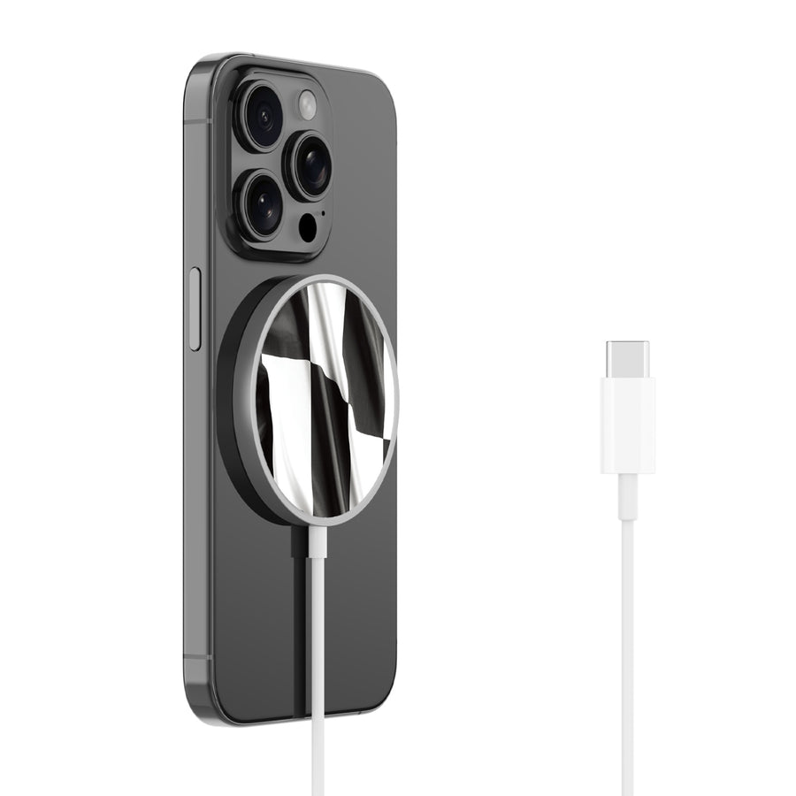 MyBat Design Lab Magnetic Wireless Charger - Silver - Racing Flag - MCGWIRC18SL-040-2.jpg