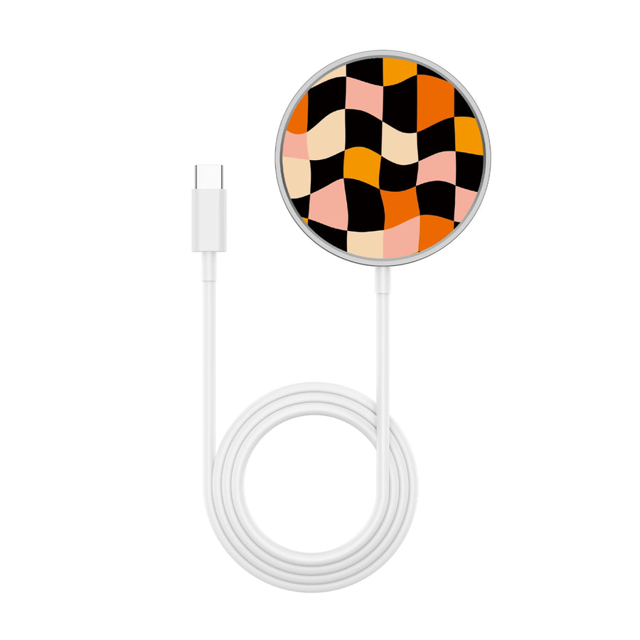 MyBat Design Lab Magnetic Wireless Charger - Silver - Groovy Check - MCGWIRC18SL-448-3.jpg