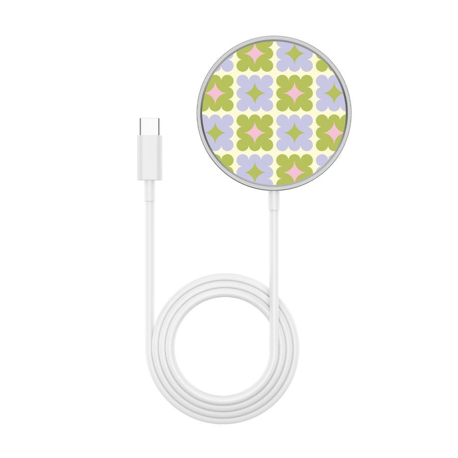 MyBat Design Lab Magnetic Wireless Charger - Silver - Pick of the Patch - MCGWIRC18SL-479-3.jpg