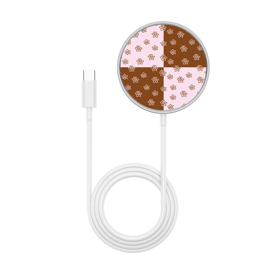 MyBat Design Lab Magnetic Wireless Charger - Silver - Flower Patches - MCGWIRC18SL-484-3.jpg
