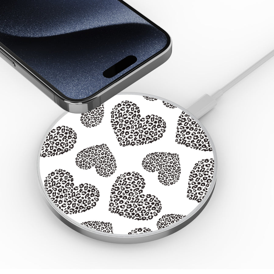 MyBat Design Lab Series Wireless Charging Pad - Silver - Leopard Print Hearts - MCGWIRC22SL-098-4.jpg