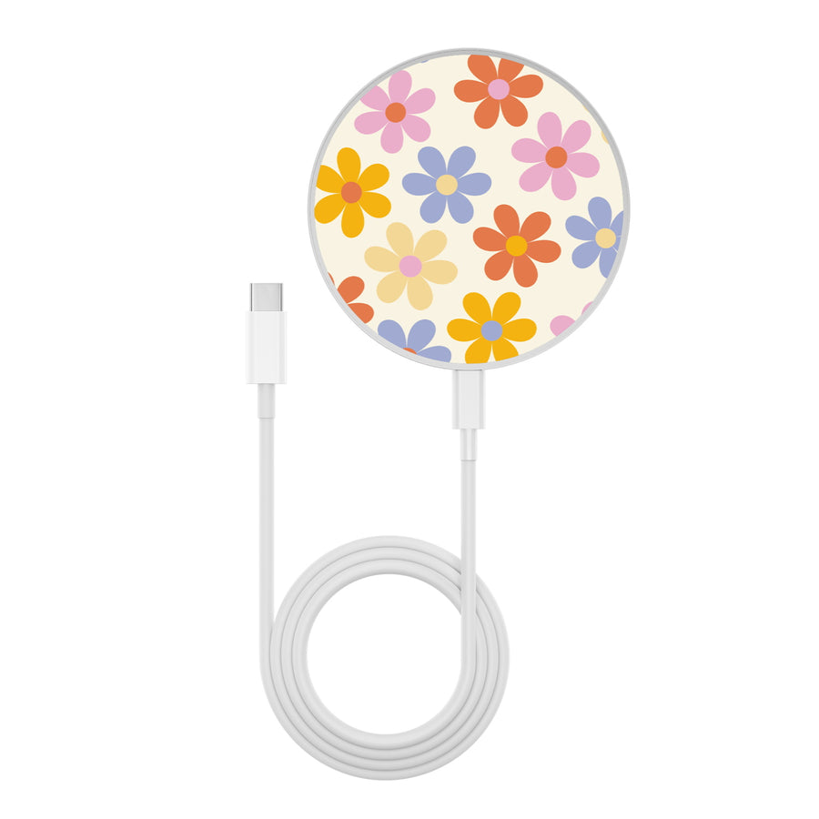 MyBat Design Lab Series Wireless Charging Pad - Silver - Retro Daisies - MCGWIRC22SL-137-3.jpg