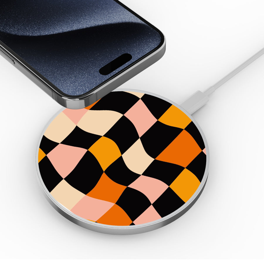 MyBat Design Lab Series Wireless Charging Pad - Silver - Groovy Check - MCGWIRC22SL-448-4.jpg