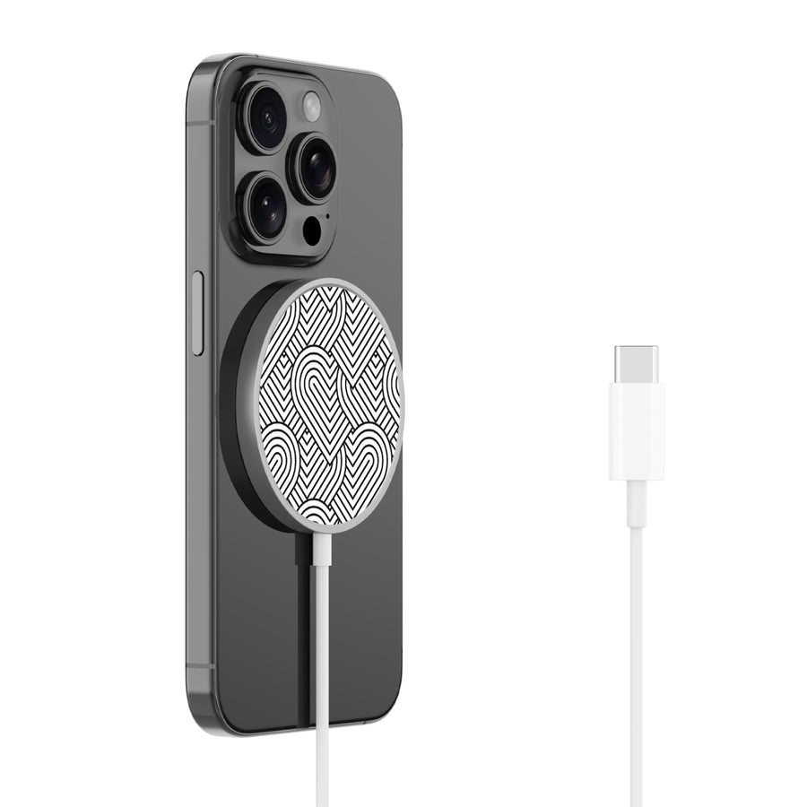 MyBat Design Lab Magnetic Wireless Charger - Silver - Hearts Aligned - MCGWIRC18SL-331-2.jpg