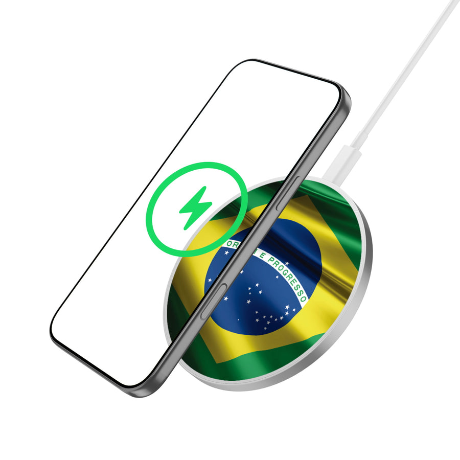 MyBat Design Lab Series Wireless Charging Pad - Silver - Brazilian Flag - MCGWIRC22SL-038-2.jpg