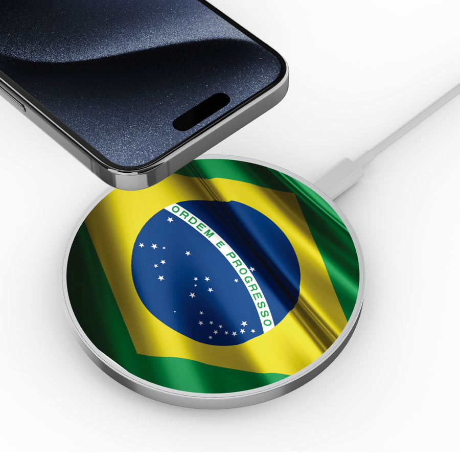 MyBat Design Lab Series Wireless Charging Pad - Silver - Brazilian Flag - MCGWIRC22SL-038-4.jpg