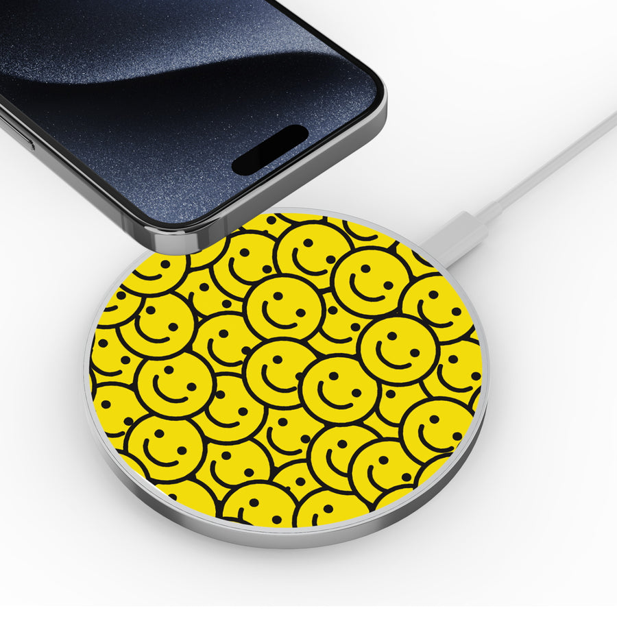 MyBat Design Lab Series Wireless Charging Pad - Silver - Smiley Faces - MCGWIRC22SL-097-4.jpg