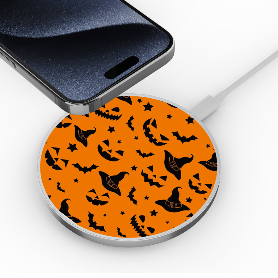 MyBat Design Lab Series Wireless Charging Pad - Silver - This is Halloween - MCGWIRC22SL-216-4.jpg