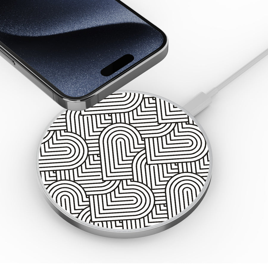 MyBat Design Lab Series Wireless Charging Pad - Silver - Hearts Aligned - MCGWIRC22SL-331-4.jpg