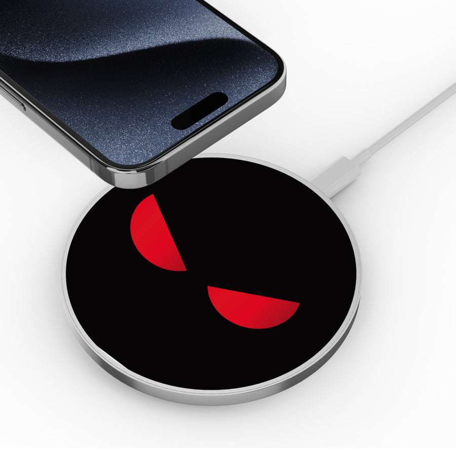MyBat Design Lab Series Wireless Charging Pad - Silver - Red Eyes - MCGWIRC22SL-400-4.jpg