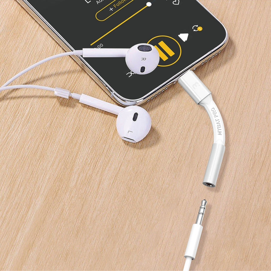 MyBat Pro MFi Lightning Connector to 3.5mm Adapter - White - RCBFL3MN38W08-7.jpg